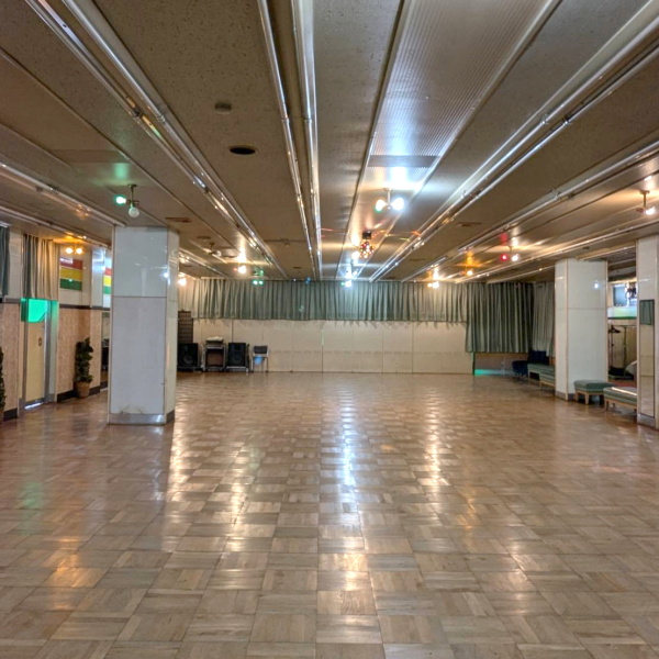 北陸ダンスホール・ダンスフロアーの写真